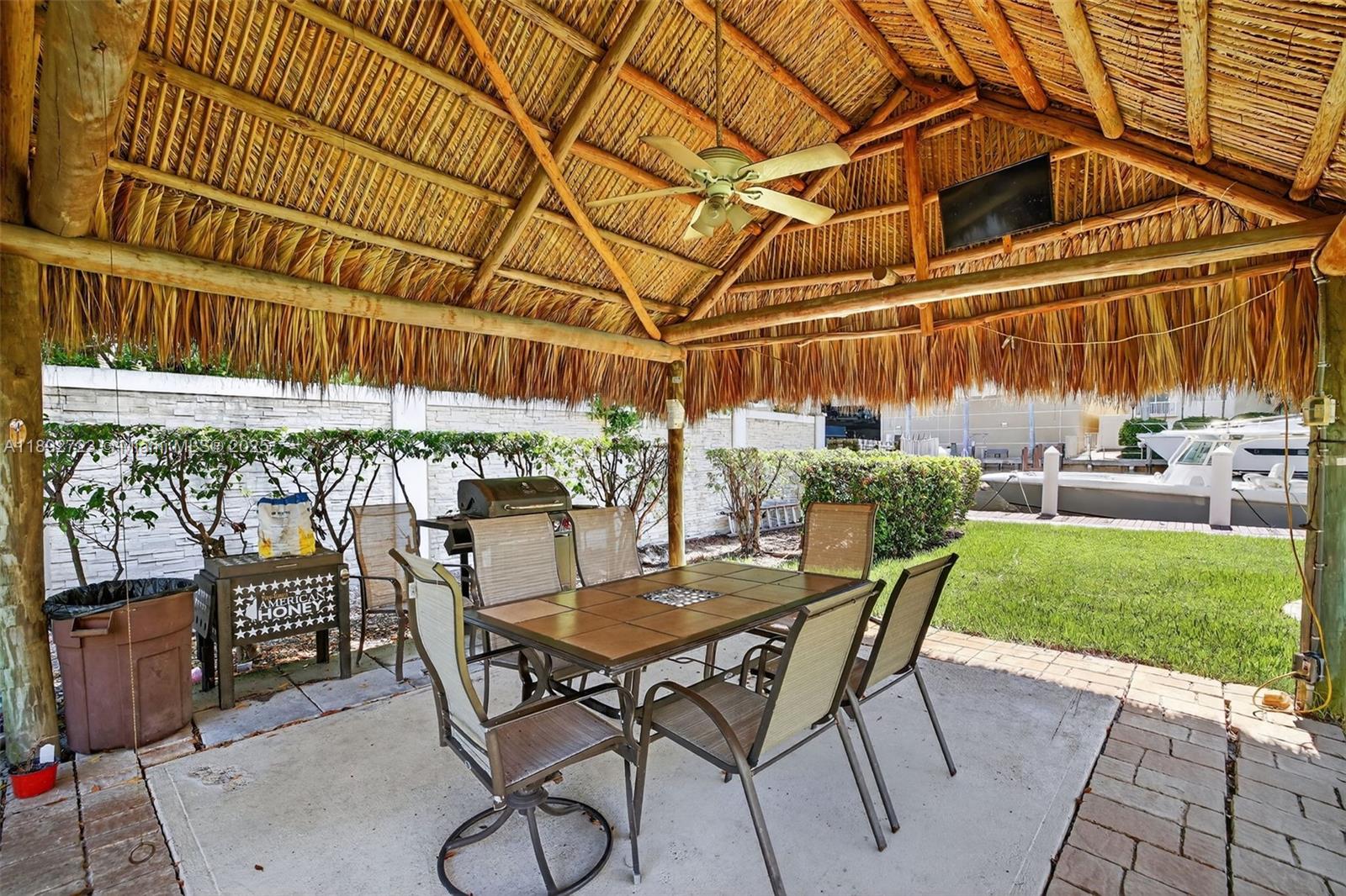 CARAVEL CONDOMINIUM APART - Residential