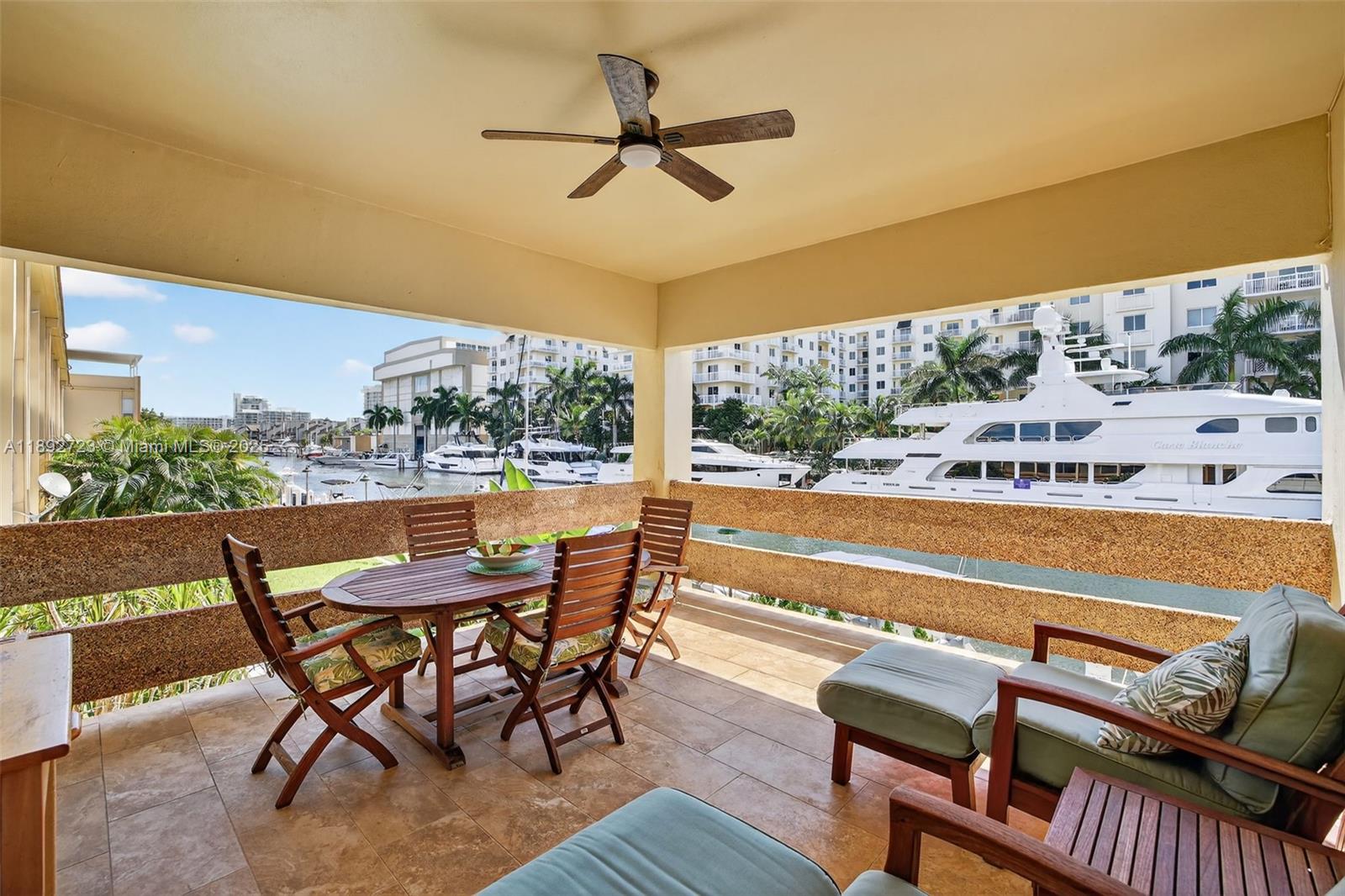 CARAVEL CONDOMINIUM APART - Residential