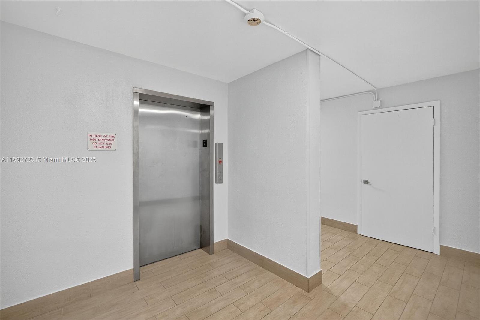 CARAVEL CONDOMINIUM APART - Residential