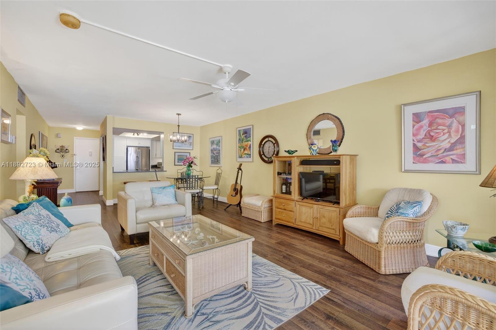 CARAVEL CONDOMINIUM APART - Residential