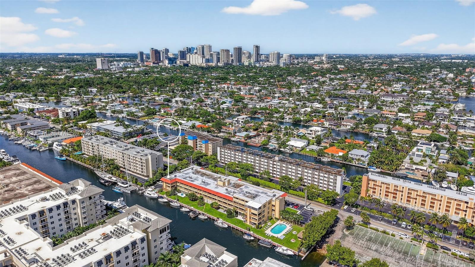 CARAVEL CONDOMINIUM APART - Residential