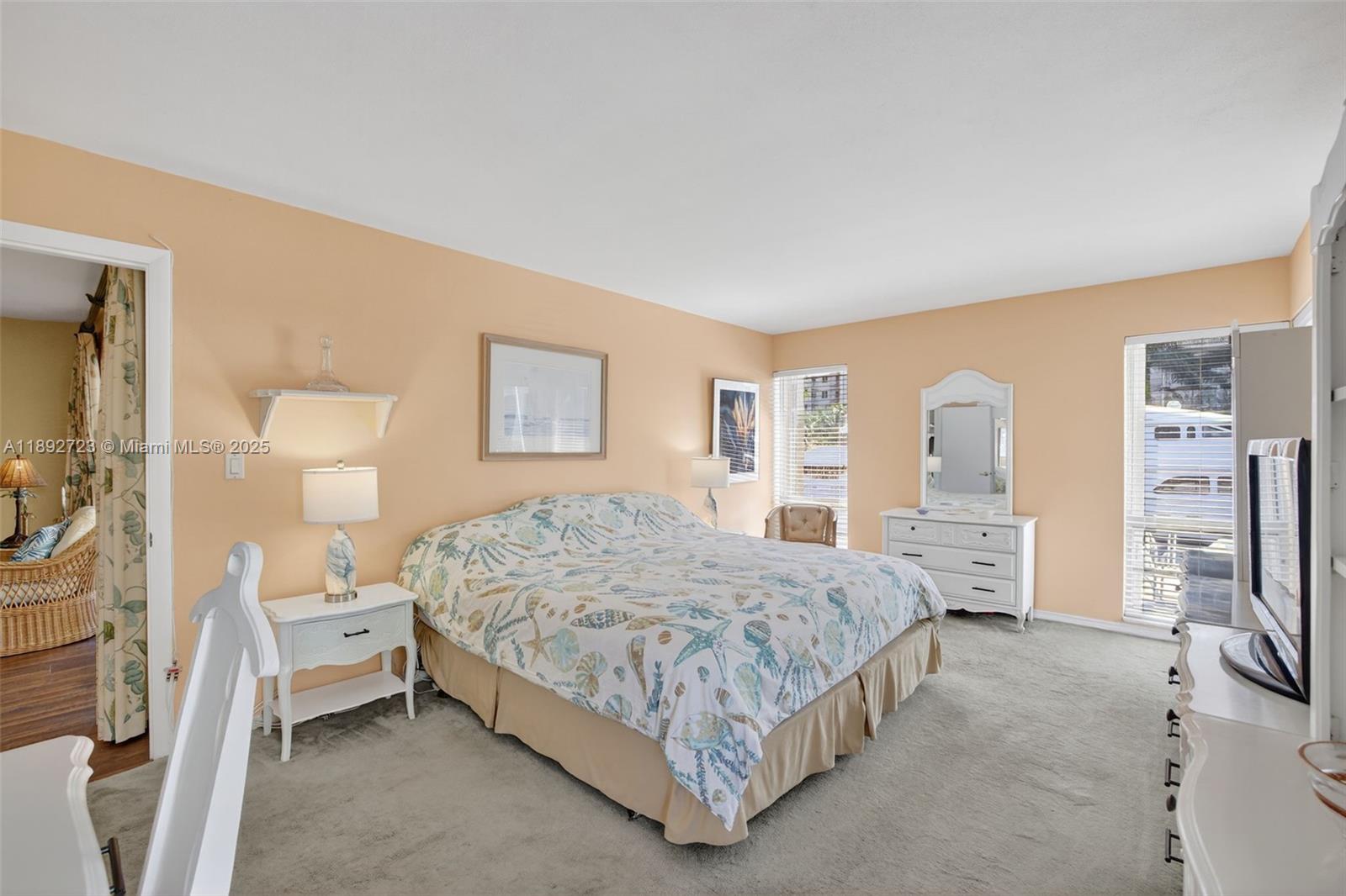 CARAVEL CONDOMINIUM APART - Residential