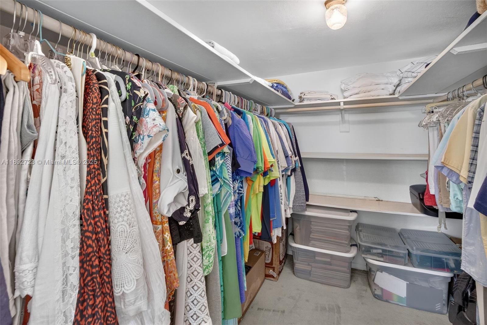 CARAVEL CONDOMINIUM APART - Residential
