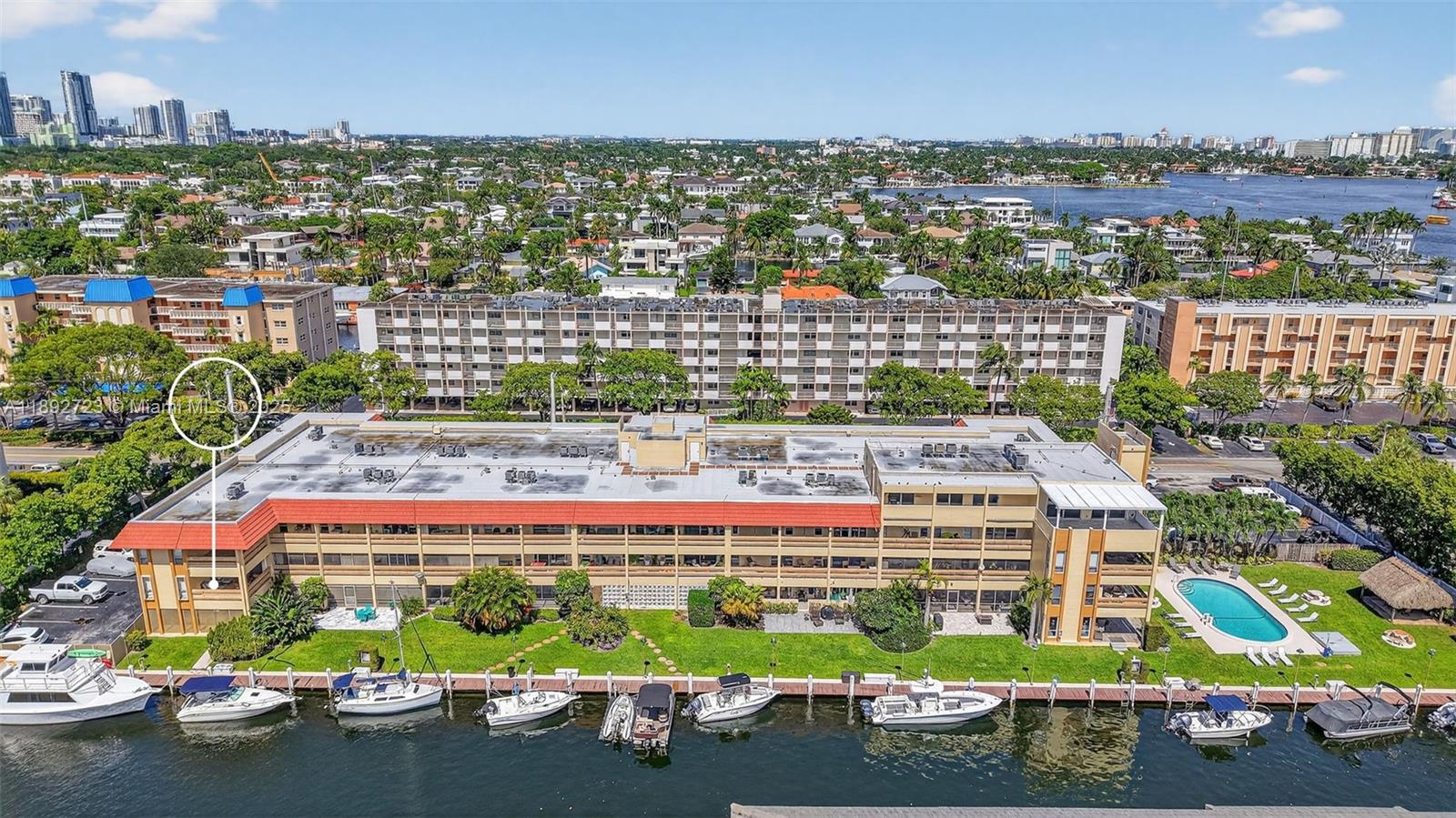 CARAVEL CONDOMINIUM APART - Residential