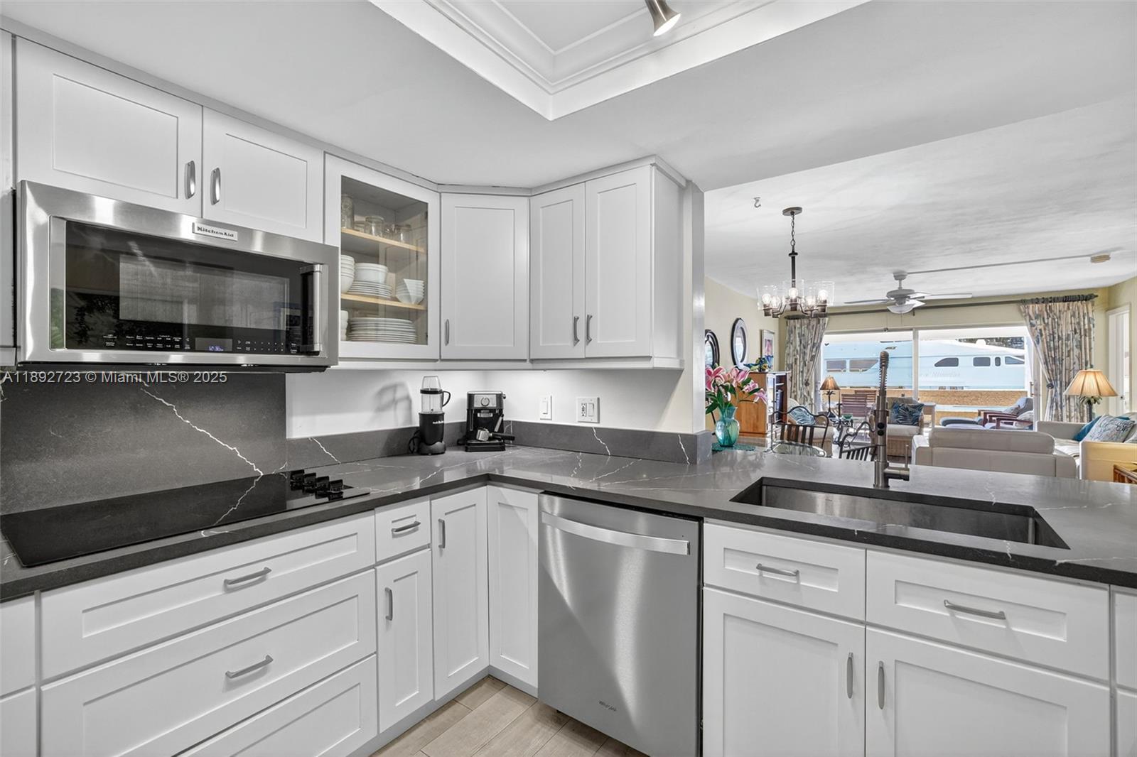 CARAVEL CONDOMINIUM APART - Residential