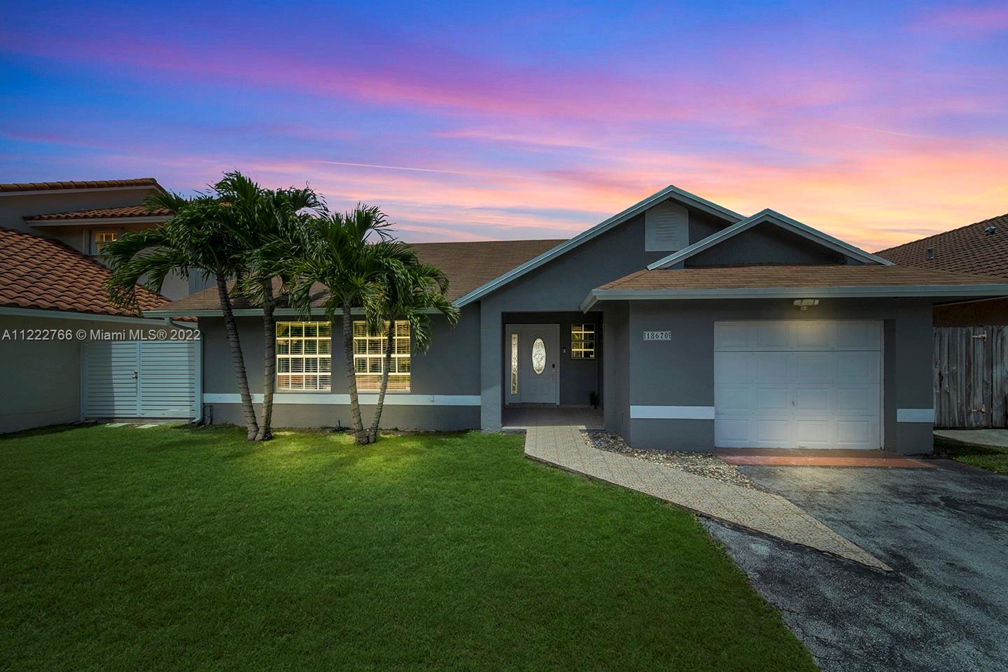 COUNTRY LAKE PARK - Residential