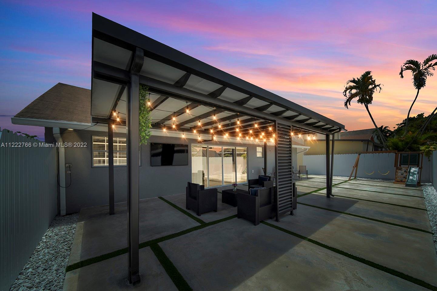 COUNTRY LAKE PARK - Residential