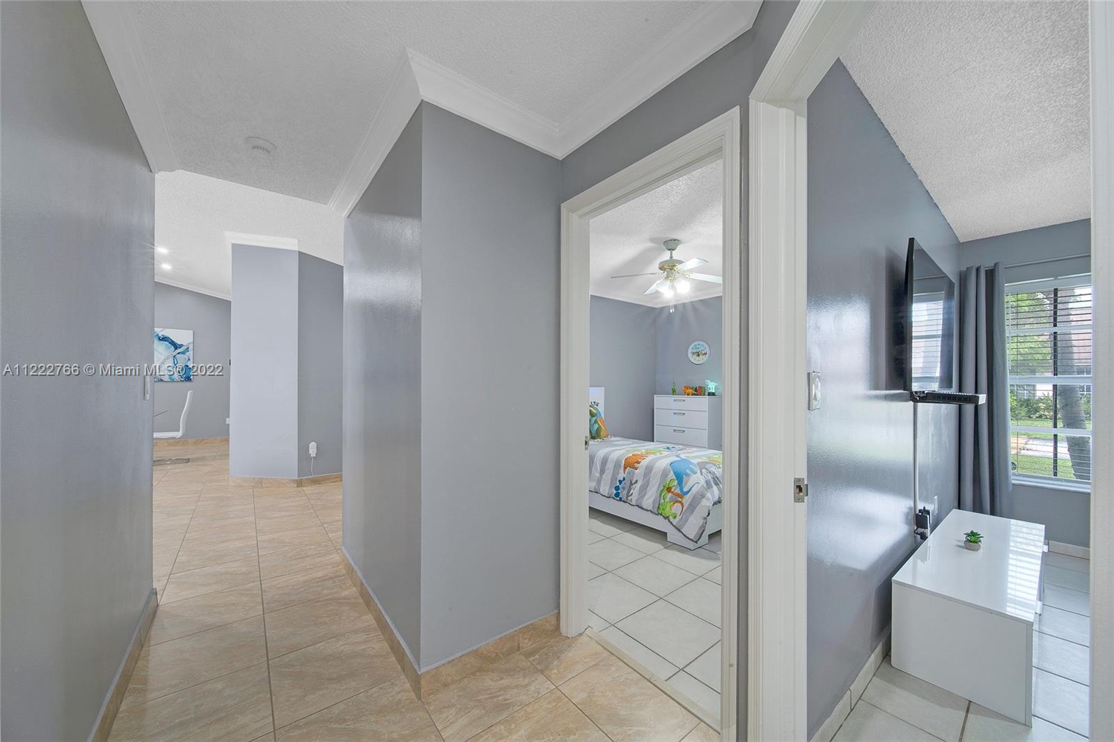 COUNTRY LAKE PARK - Residential