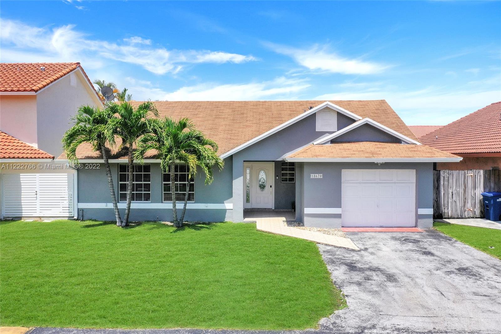 COUNTRY LAKE PARK - Residential