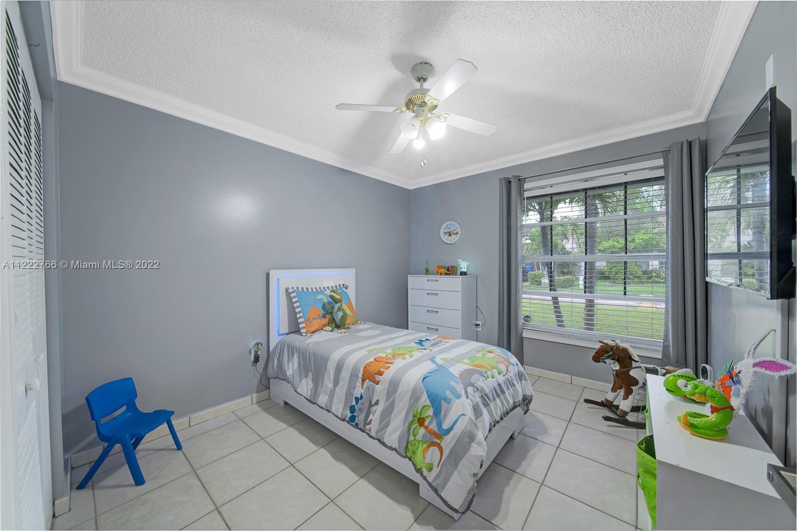 COUNTRY LAKE PARK - Residential