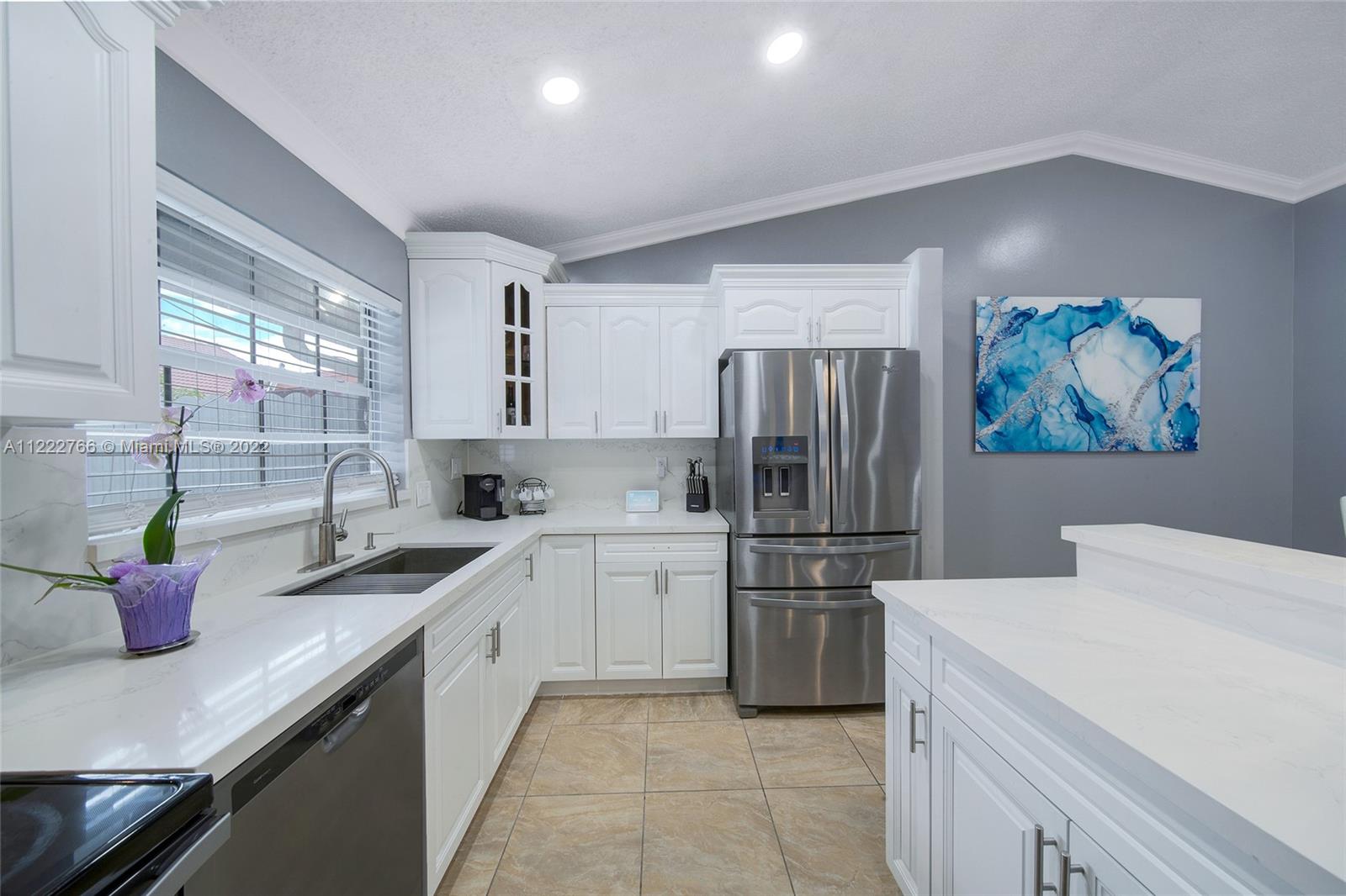 COUNTRY LAKE PARK - Residential