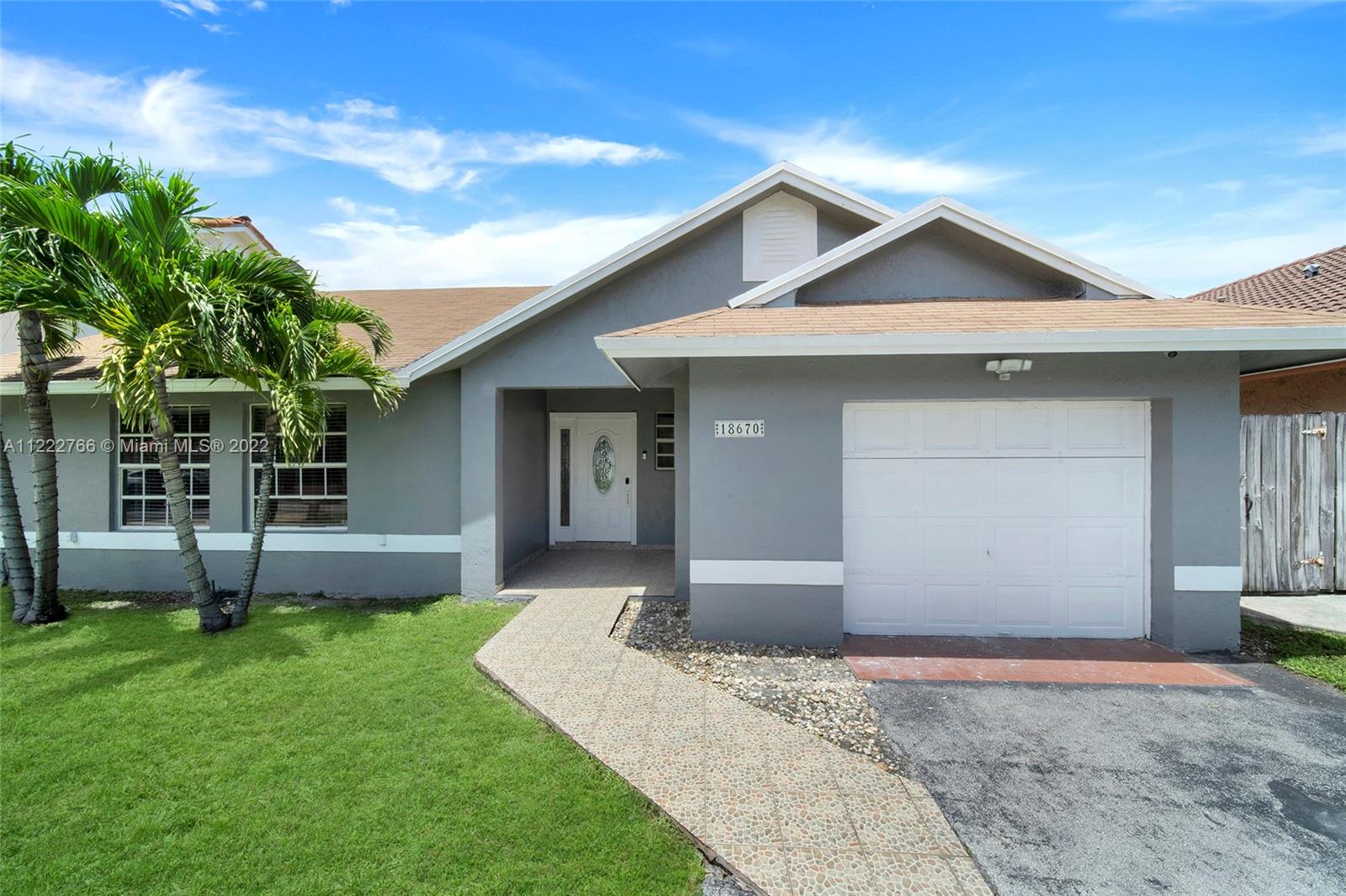 COUNTRY LAKE PARK - Residential