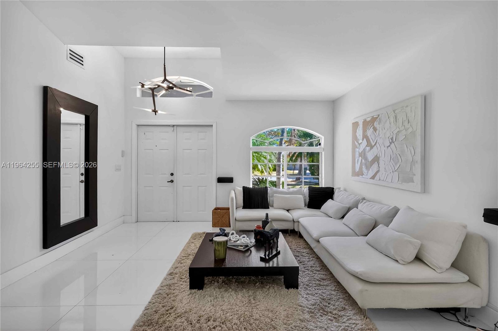 CRYSTAL POINTE - Residential