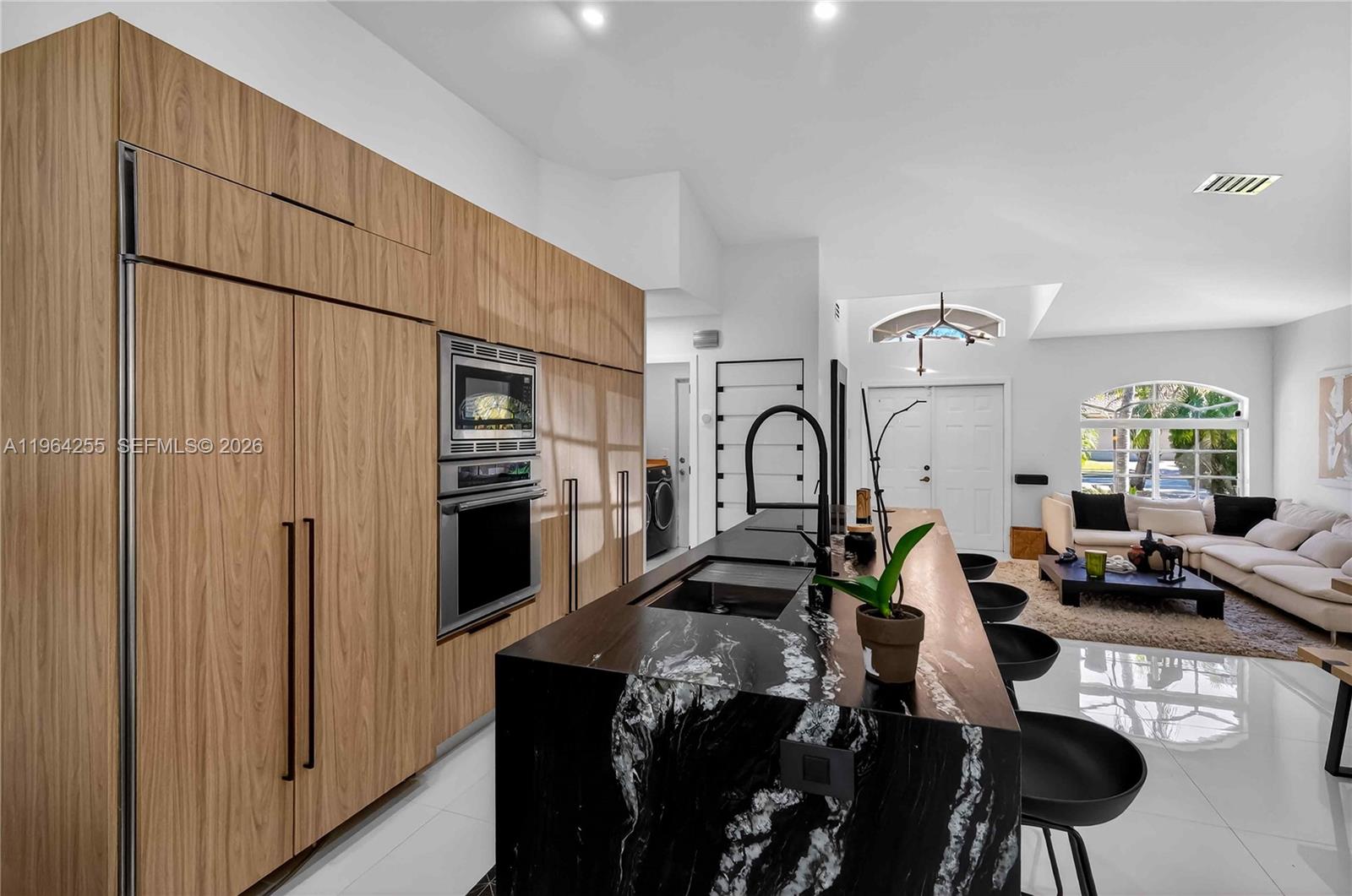 CRYSTAL POINTE - Residential