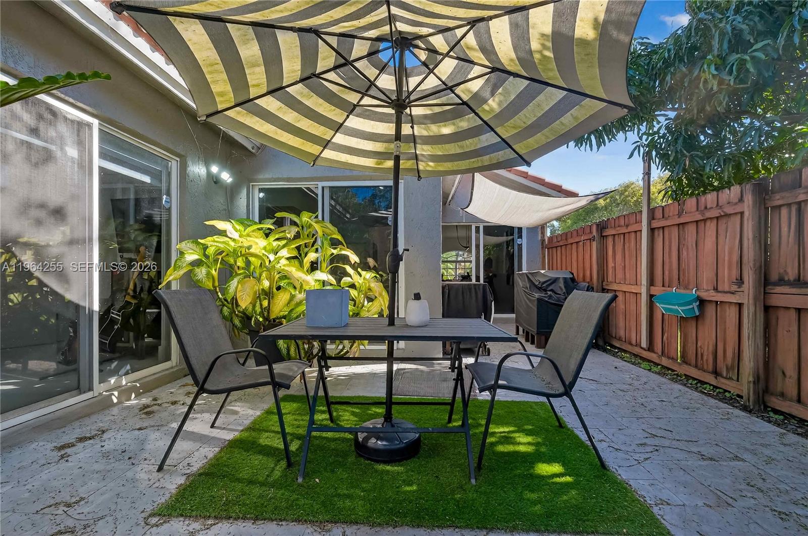 CRYSTAL POINTE - Residential