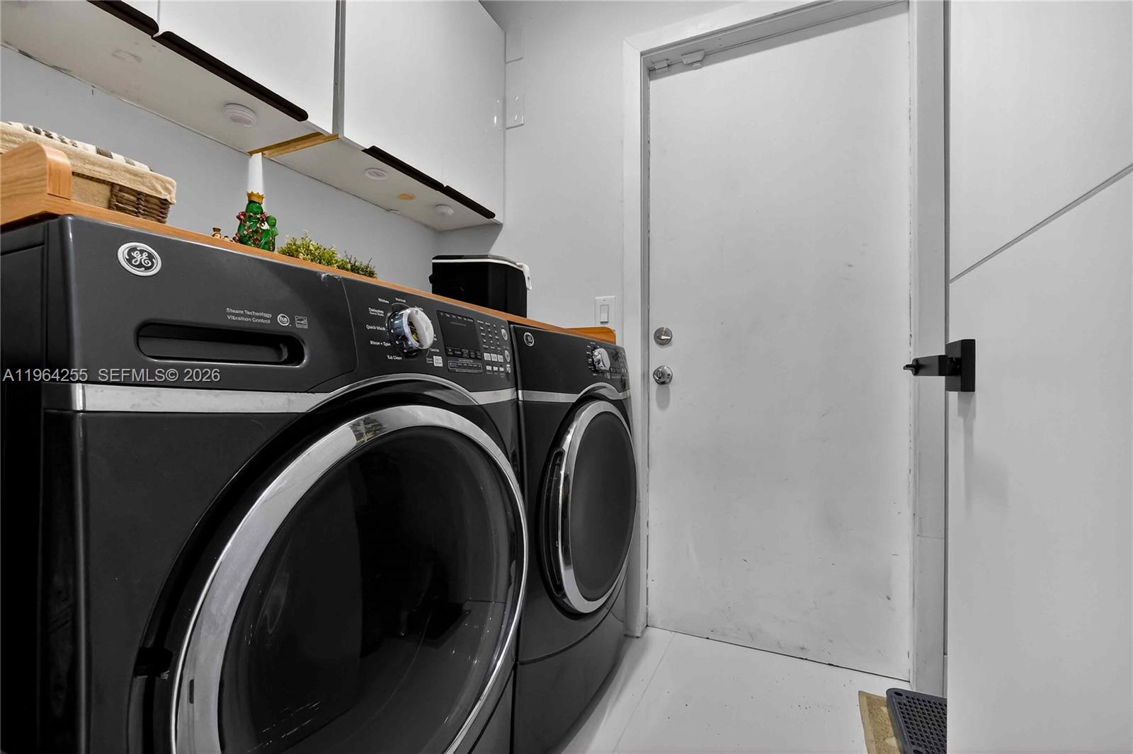 CRYSTAL POINTE - Residential