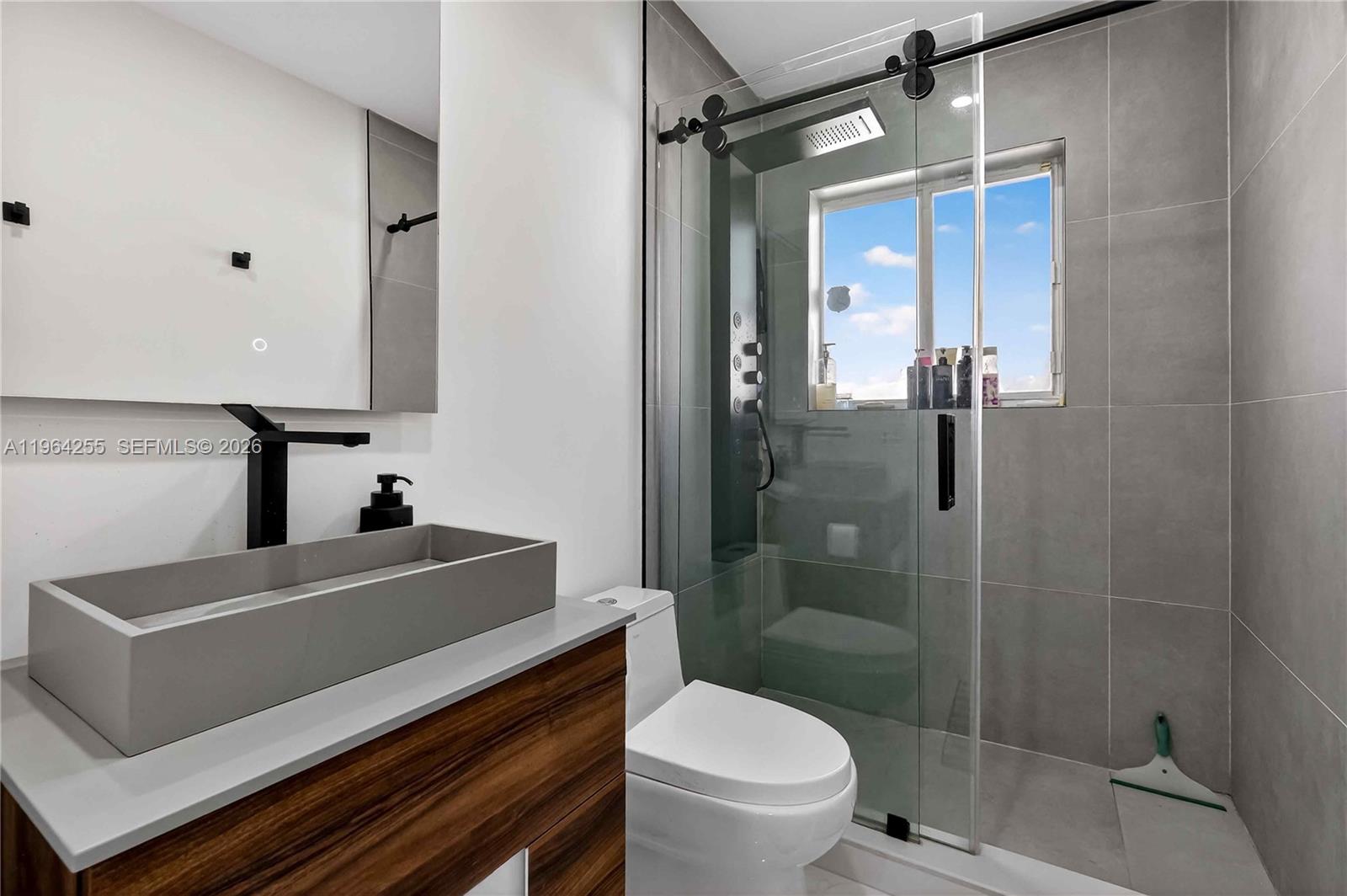 CRYSTAL POINTE - Residential