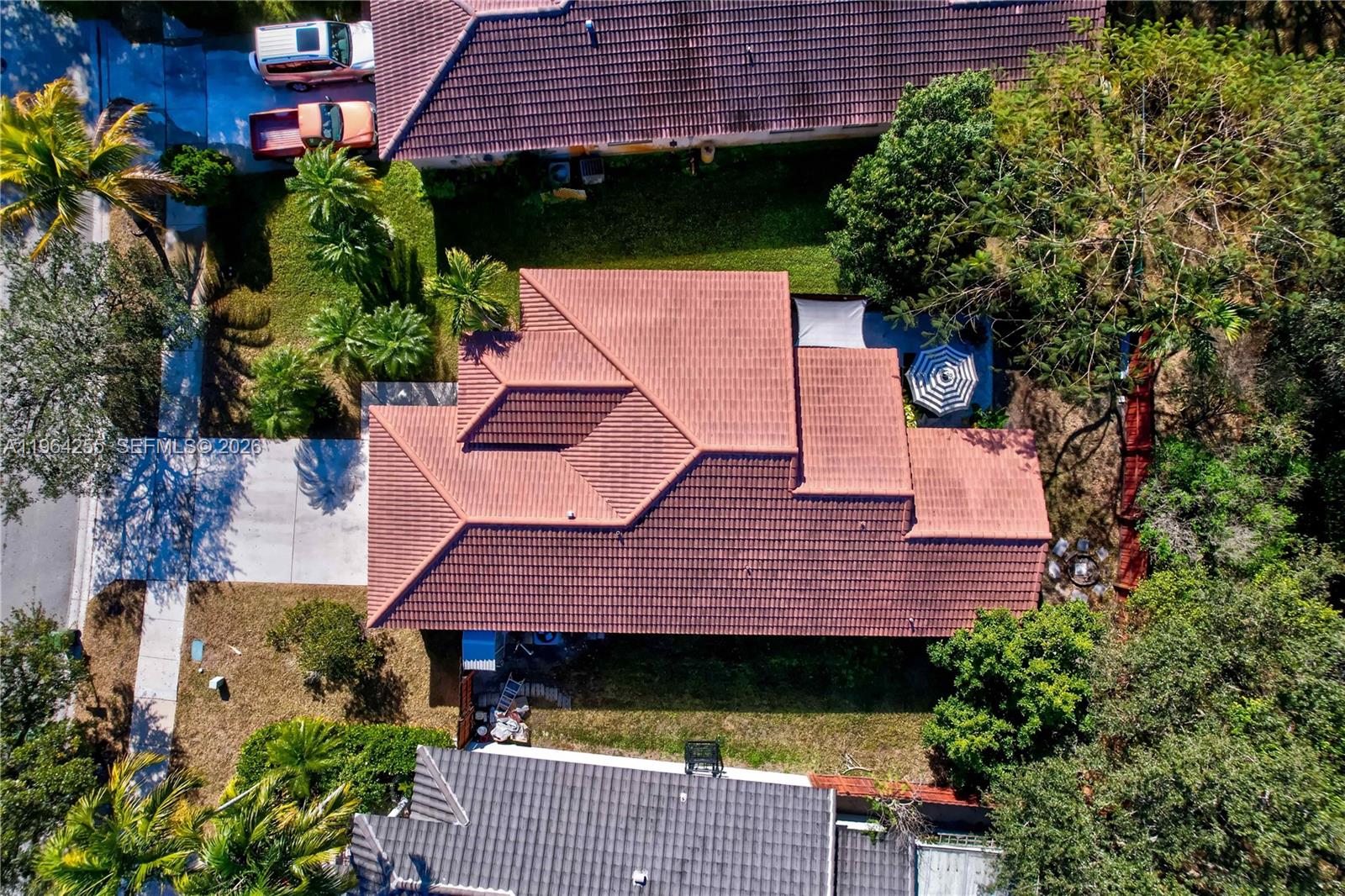 CRYSTAL POINTE - Residential