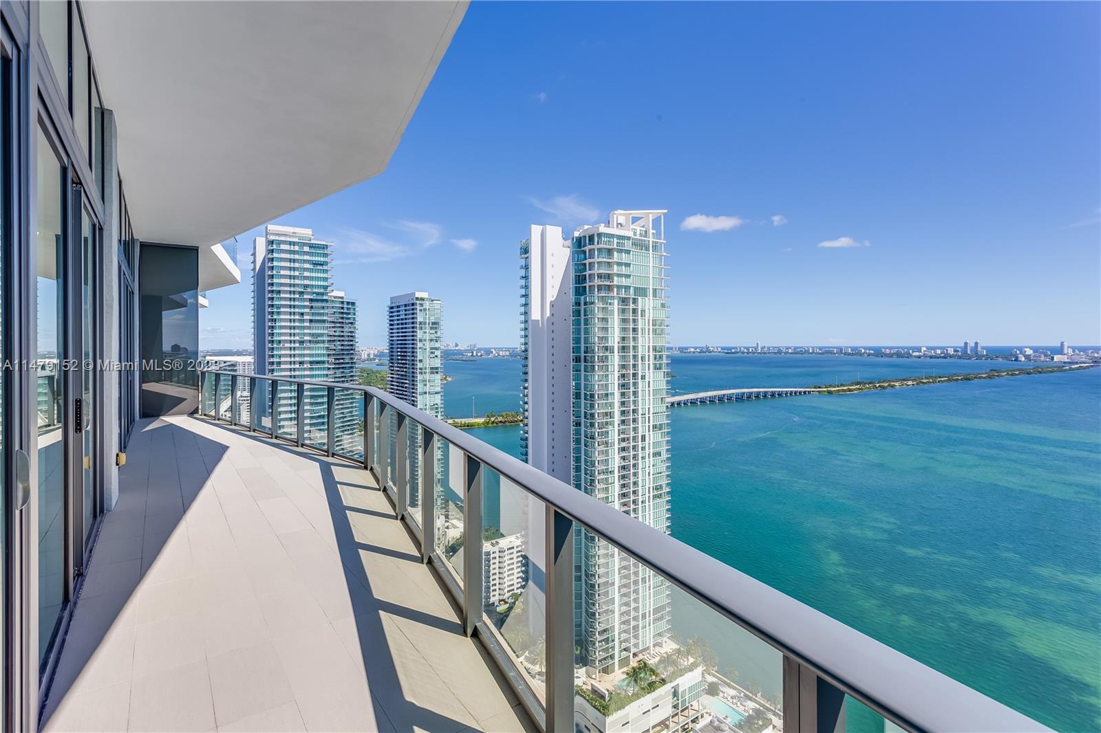 ICON BAY CONDO - Residential