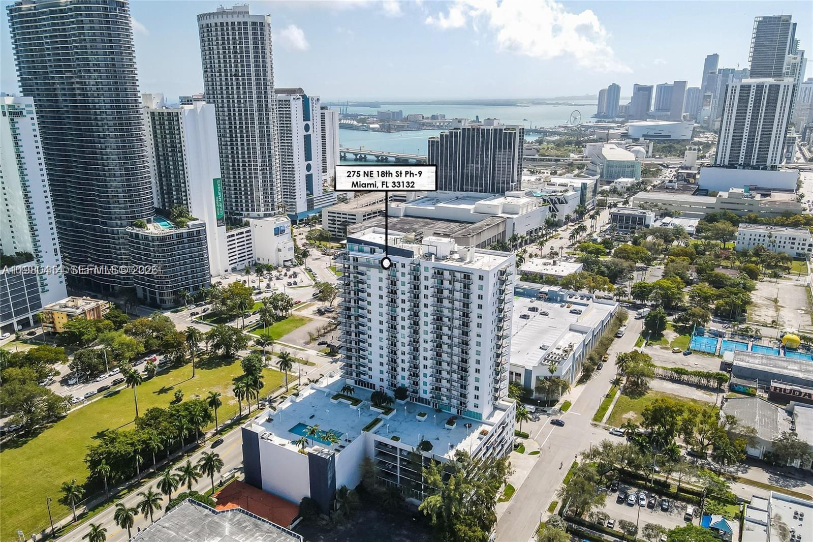 275 NE 18th St PH-09