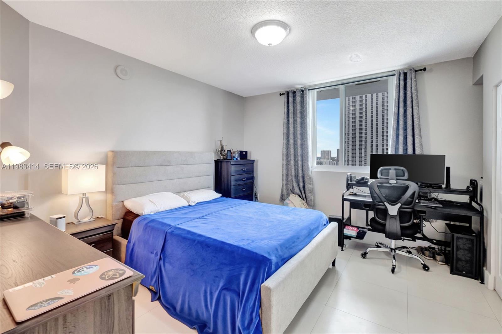 1800 BISCAYNE PLAZA CONDO - Residential Lease