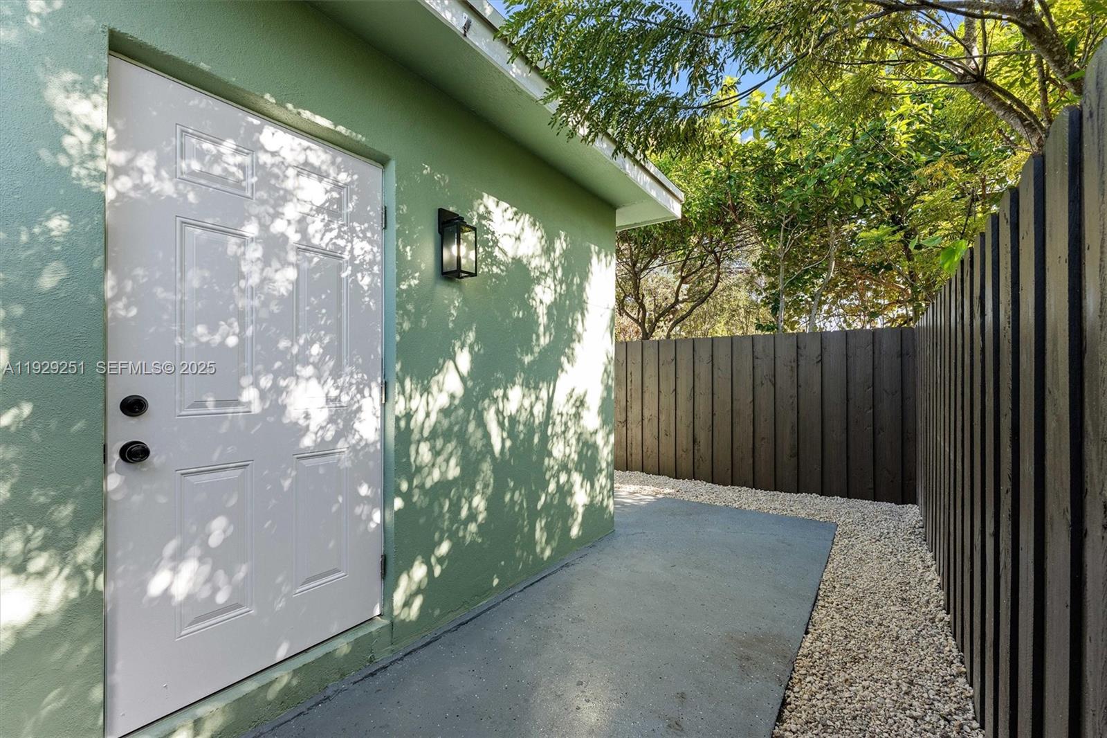 SUNRISE GOLF VILLAGE SEC - Residential Lease