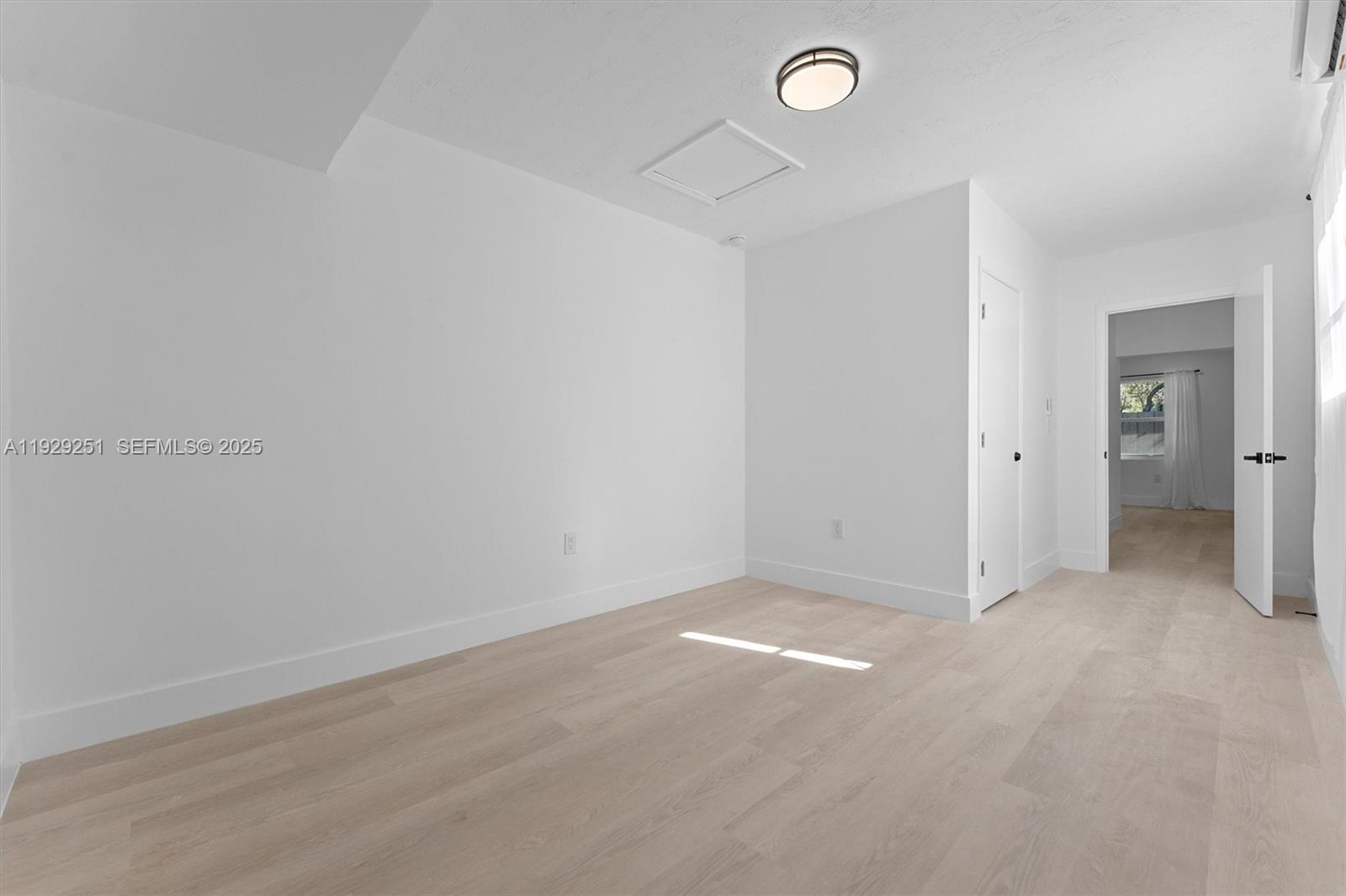 SUNRISE GOLF VILLAGE SEC - Residential Lease