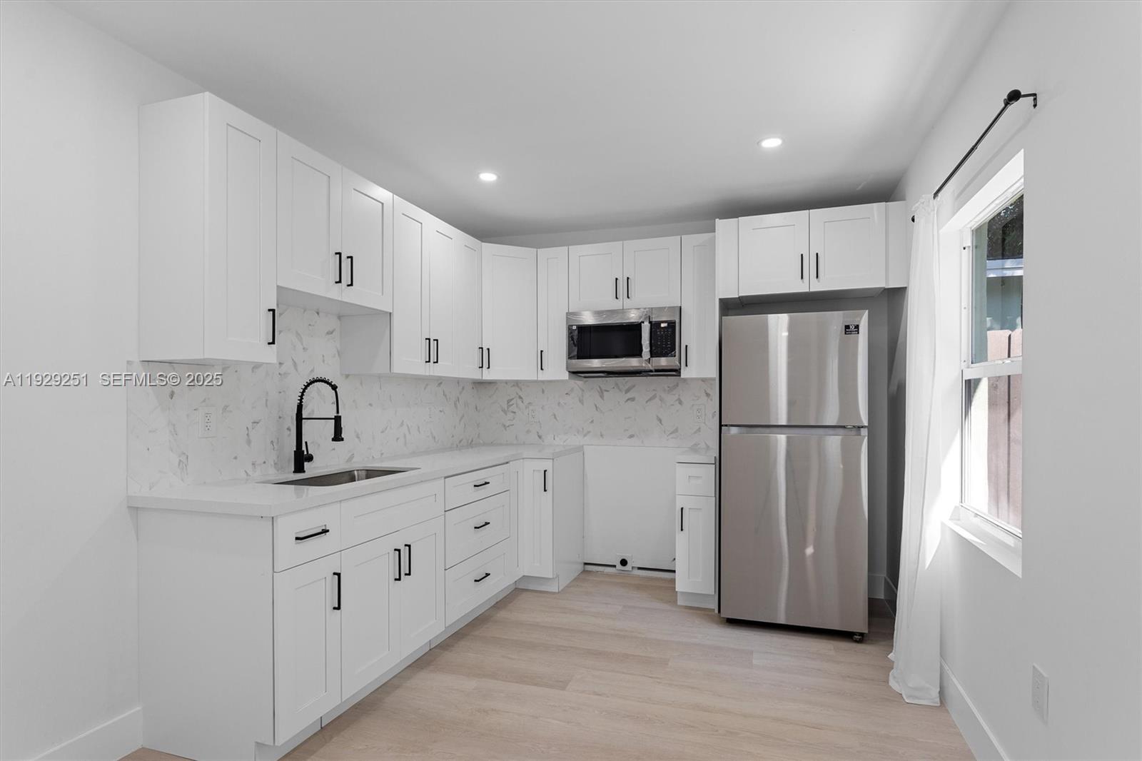 SUNRISE GOLF VILLAGE SEC - Residential Lease