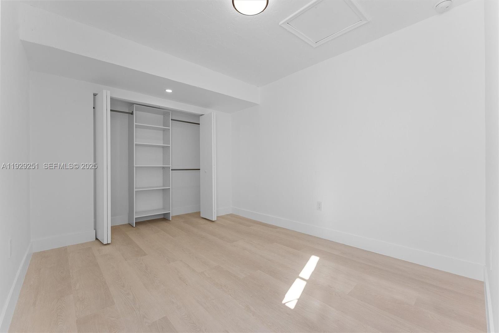 SUNRISE GOLF VILLAGE SEC - Residential Lease