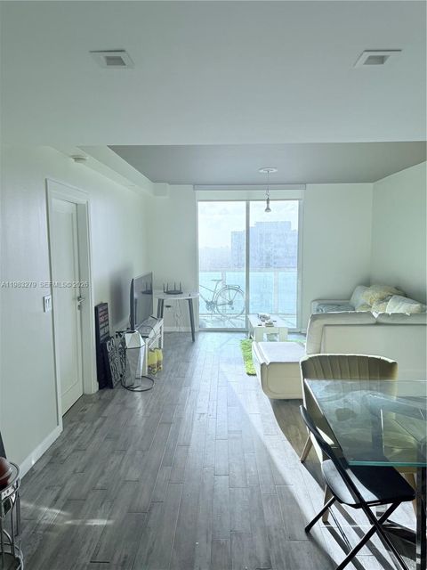 1250 S Miami Ave 1803 Miami FL 33130