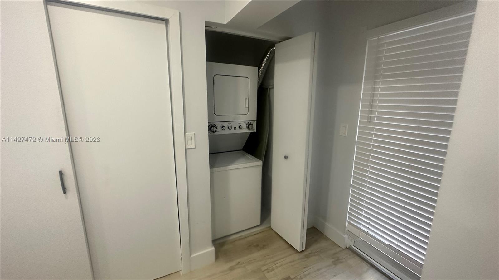 TAMIAMI GROVES NO 2 - Residential Income