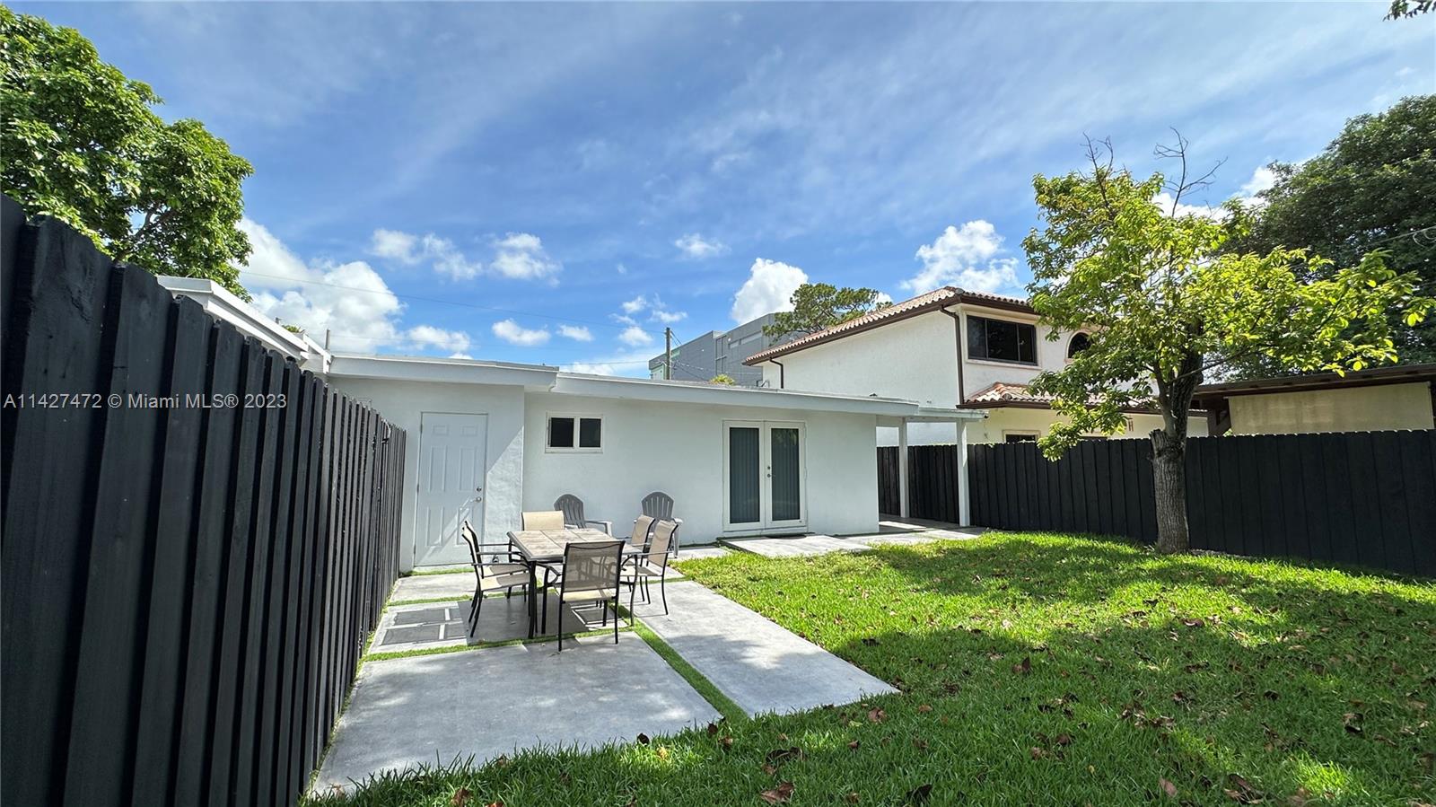 TAMIAMI GROVES NO 2 - Residential Income