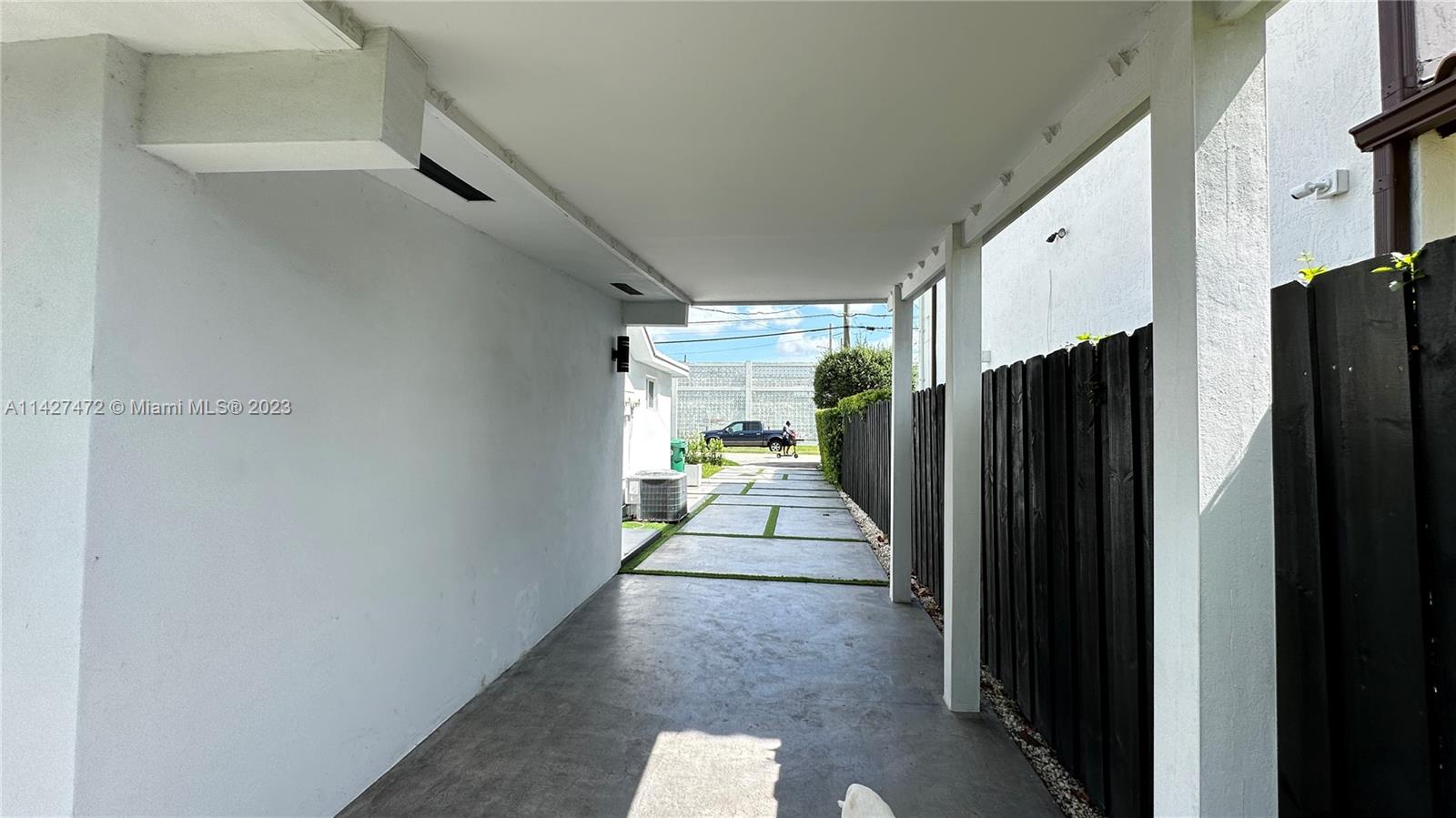 TAMIAMI GROVES NO 2 - Residential Income
