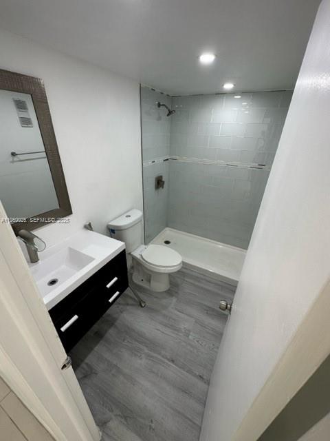 3527 NE 168th St 202