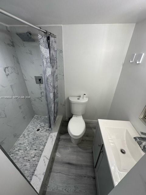 3527 NE 168th St 202