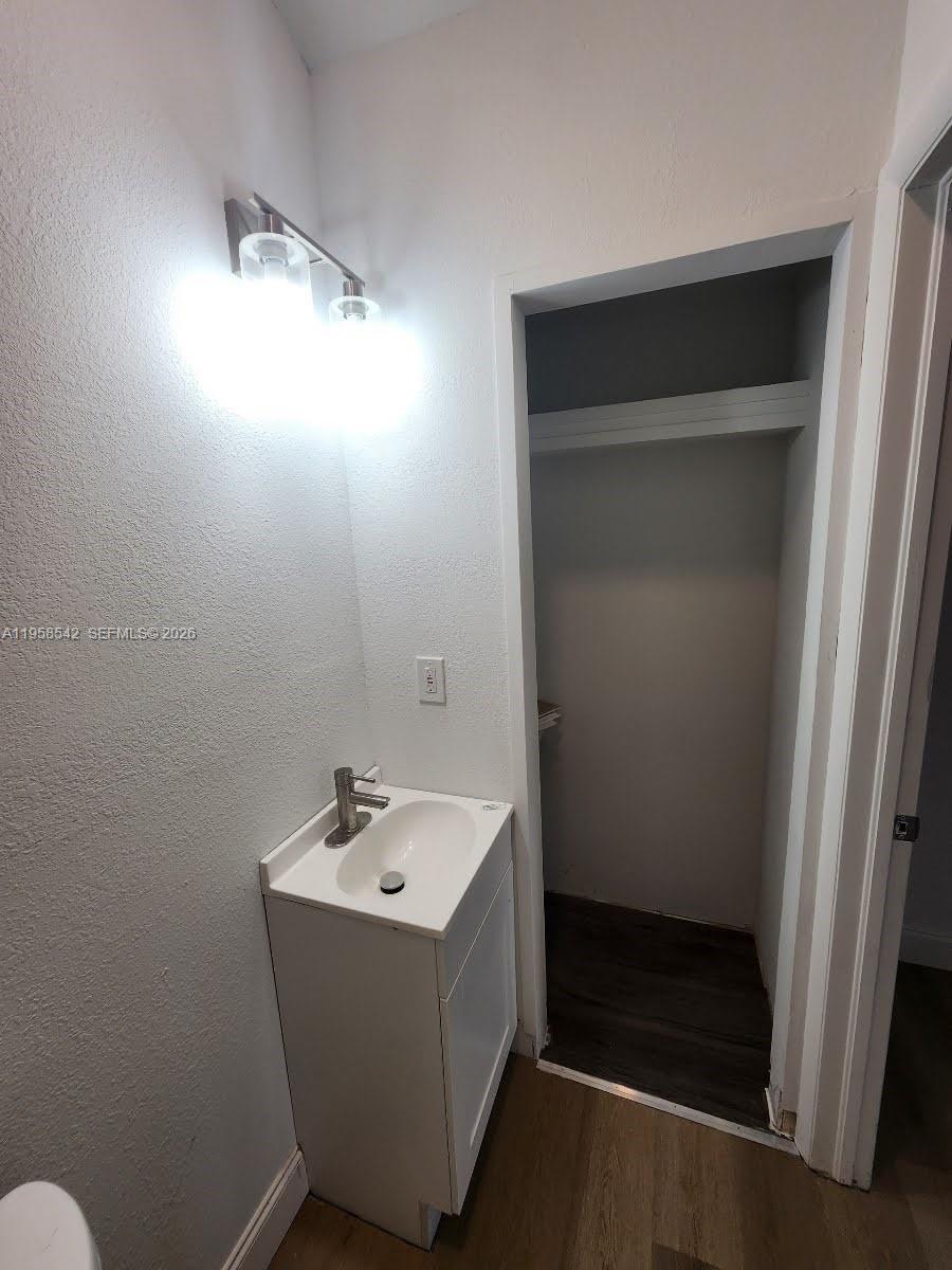 GARDEN LAKE - Residential Lease