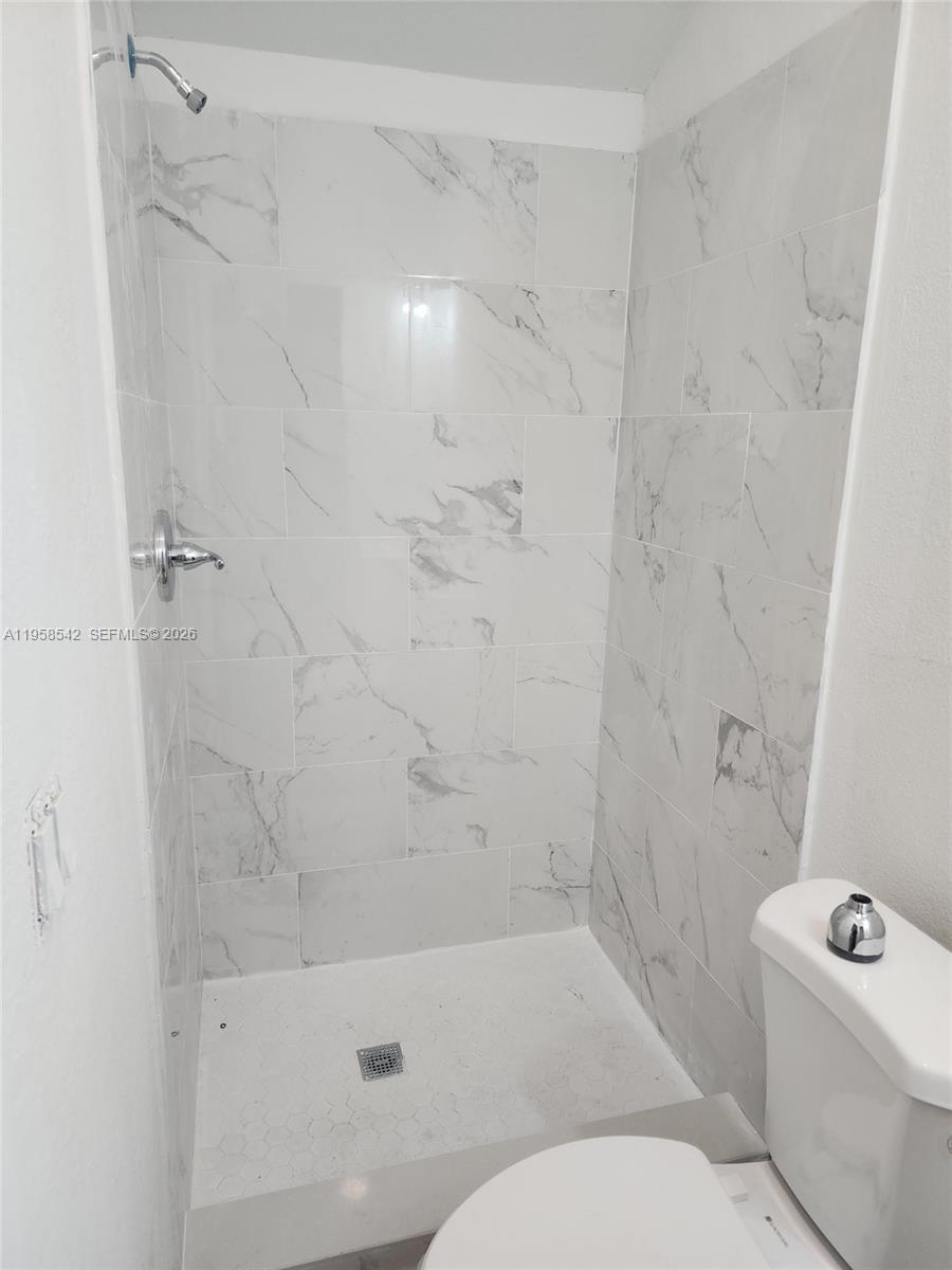 GARDEN LAKE - Residential Lease