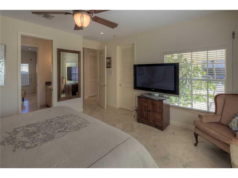 HOLLYWOOD BEACH 1-27 B - Residential