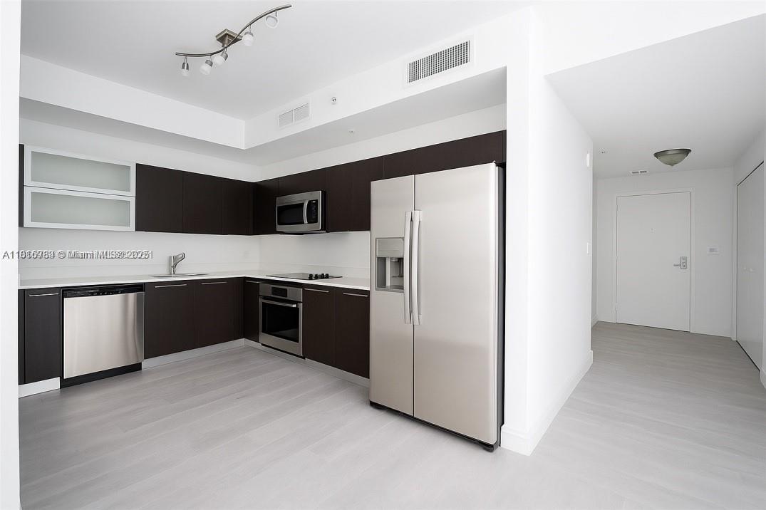 90 SW 3rd St 1413