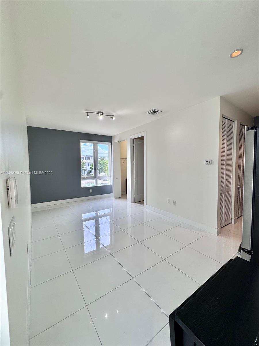 Charming and cozy studio available for rent in the heart of **Landmark at Doral**! This modern 1 bed, 1 bath unit features an in-unit washer and dryer for your convenience, plus a spacious walk-in closet for all your storage needs. Perfectly designed with comfort and style in mind, this home offers a warm and inviting atmosphere in one of Doral’s most desirable communities.