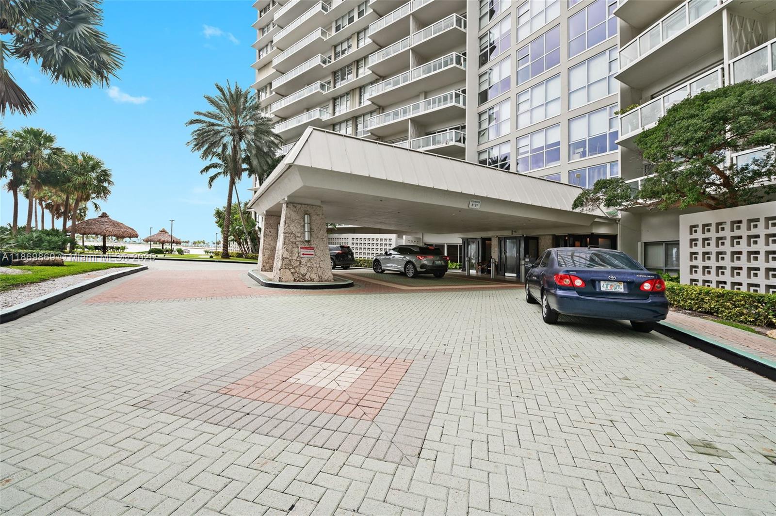BRICKELL TOWNHOUSE CONDO - Residential