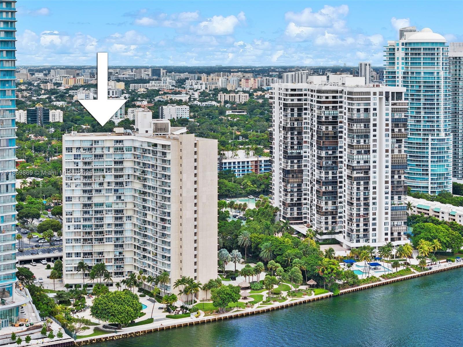 BRICKELL TOWNHOUSE CONDO - Residential