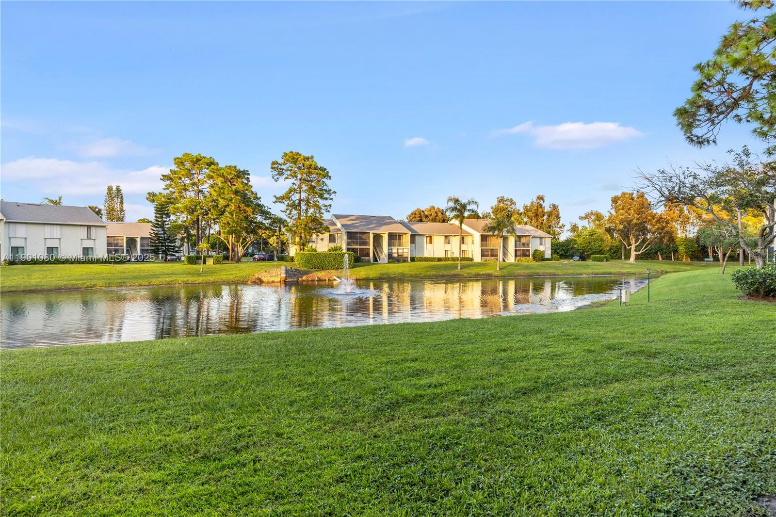 3636 Alder Dr D3, West Palm Beach, FL, 33417/$189,999 2 3636 Alder Dr D3