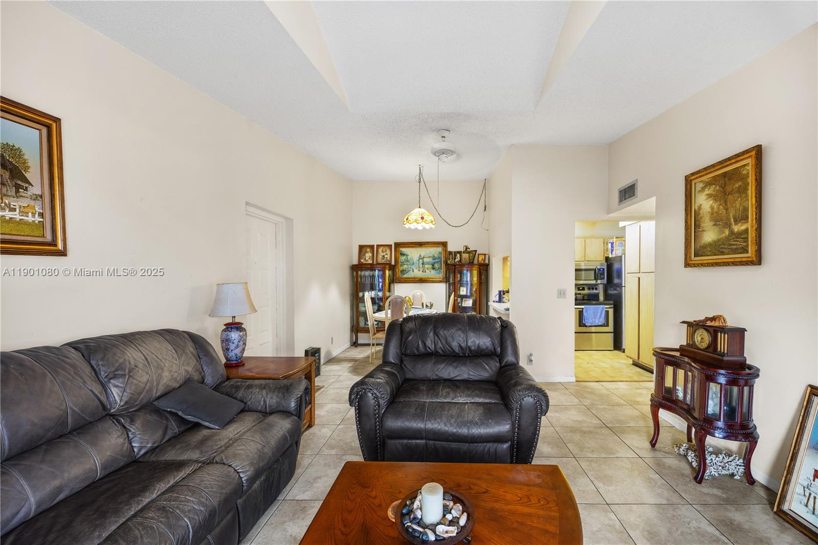 PALM CLUB WEST VILLAGE 1 - Residential