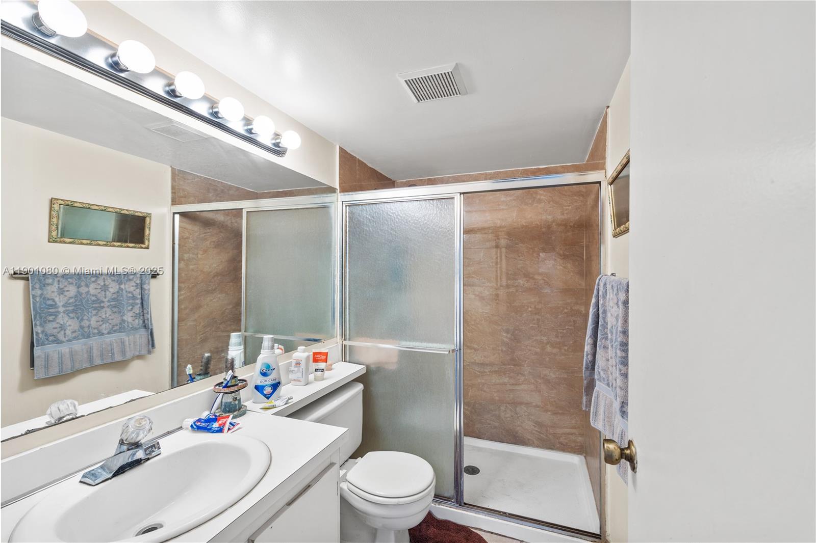 PALM CLUB WEST VILLAGE 1 - Residential