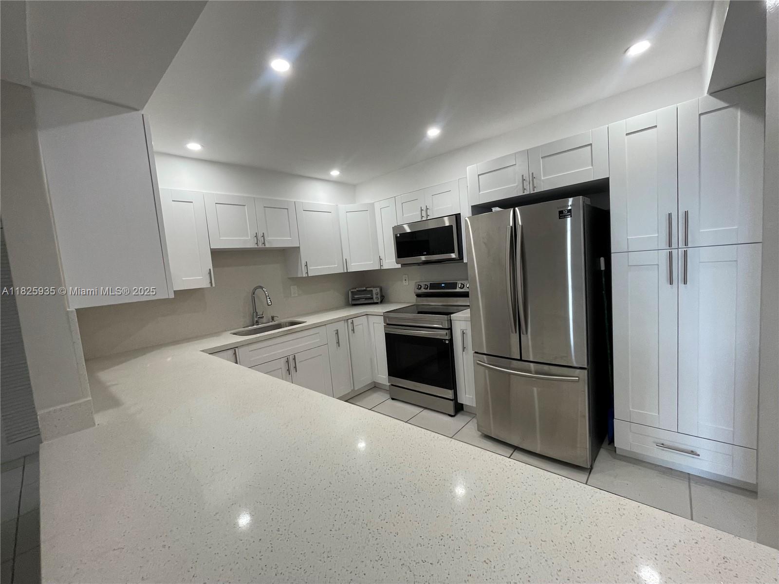 2450 NE 135th St 609