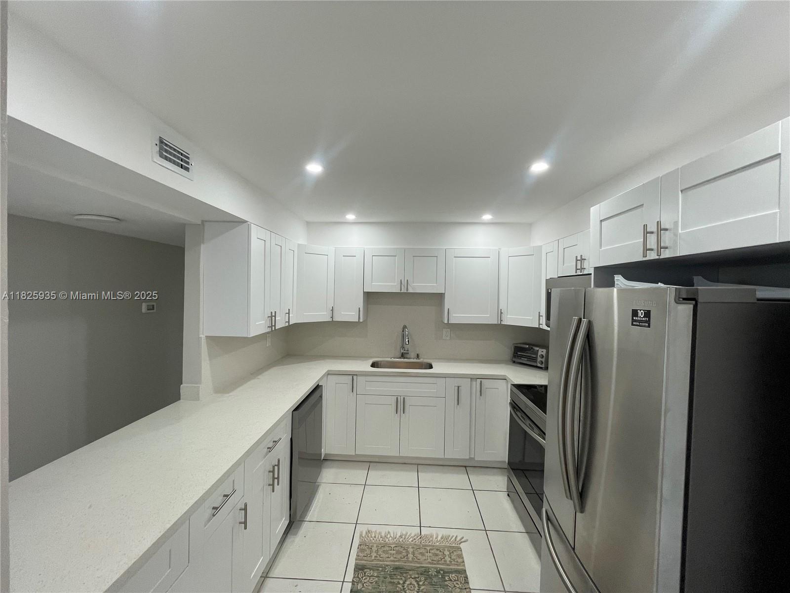2450 NE 135th St 609