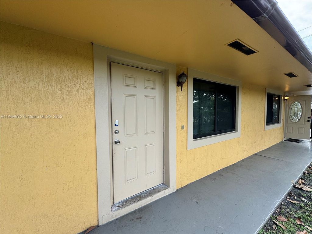 Photo of 2731 SW 7th St #2, Fort Lauderdale, FL 33312 (MLS # A11494972)