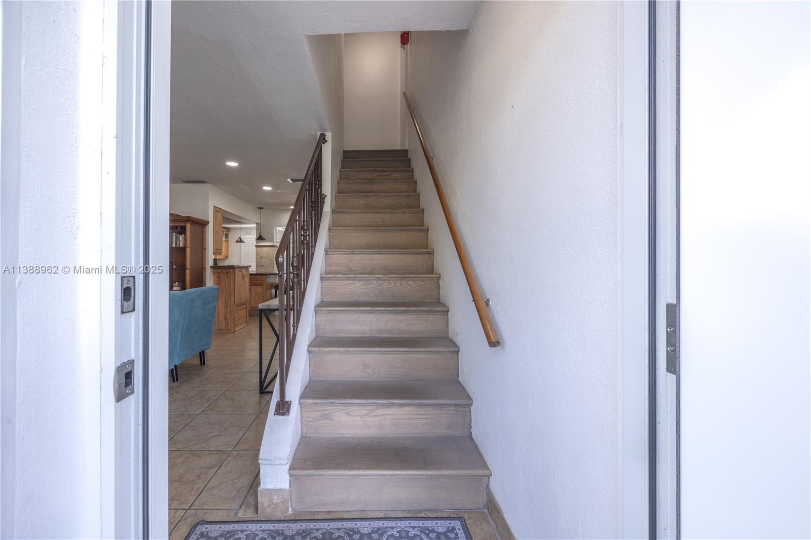 CALIBAN - Residential Lease