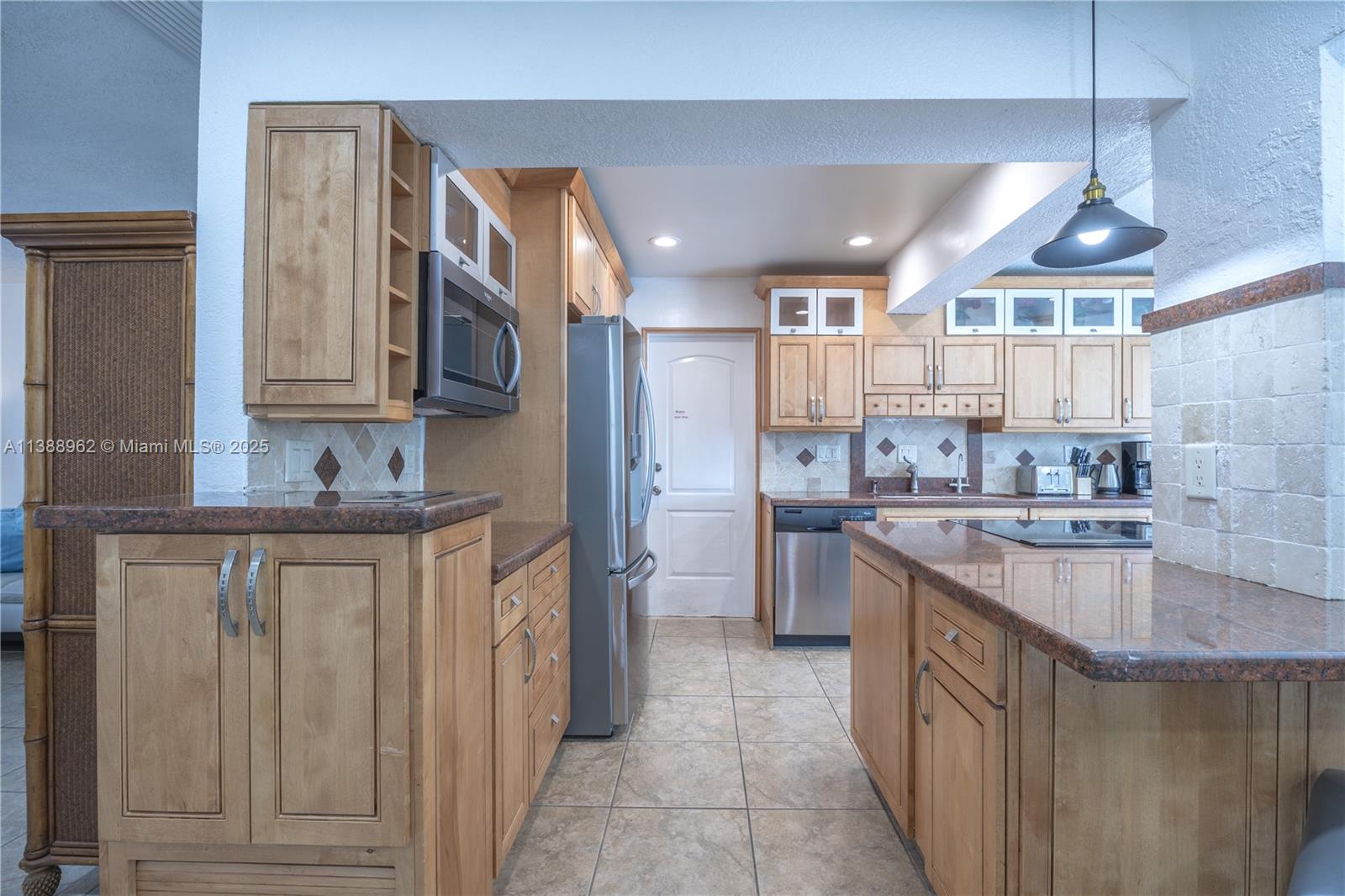 CALIBAN - Residential Lease